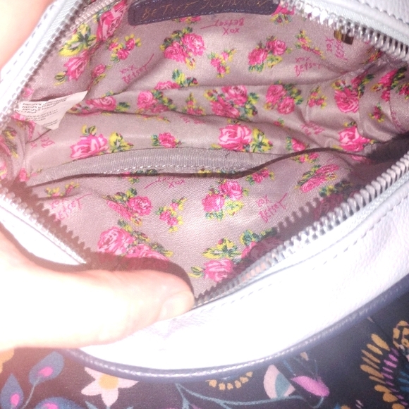 💙 NWOT Womens Betsey Johnson Two Toned Navy and Baby Blue Purse Date Lunch - Picture 3 of 4